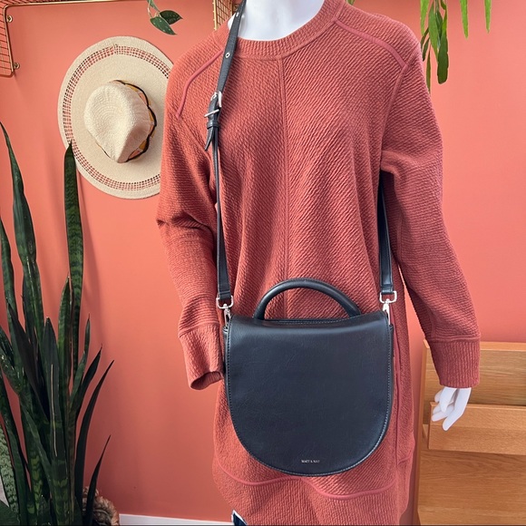 NWOT Matt & Nat Black Crossbody Saddlebag Purse - Personal Destash🖤 - Picture 3 of 10